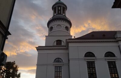 widok fary rawickiej