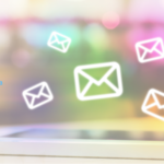 zdjęcie poglądowe, maile, komunikacja z urzędem