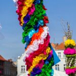 Kolorowe palmy wielkanocne.