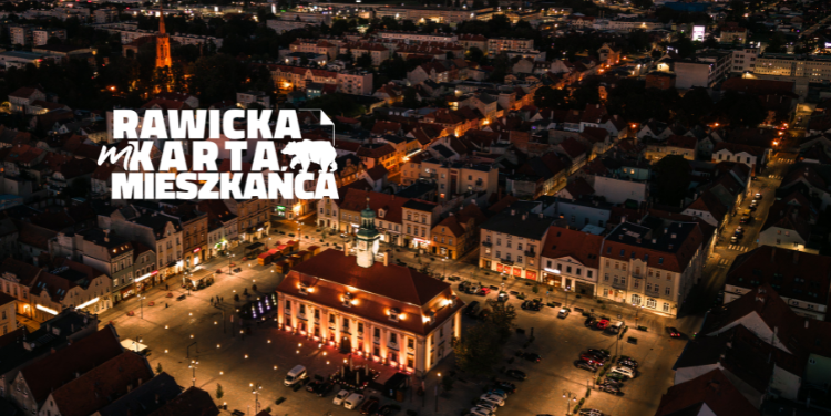 widok na rynek nocą logo mKarty Mieszkańca